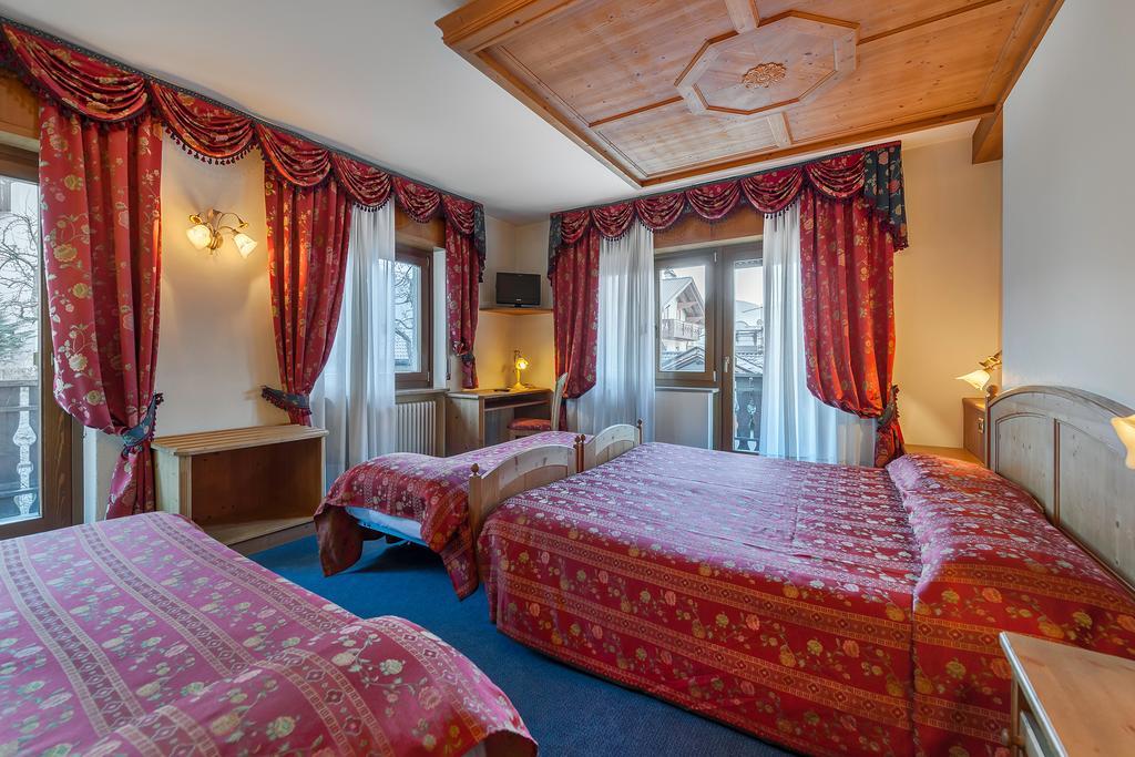 Family Hotel La Perla Fiera Di Primiero Zewnętrze zdjęcie