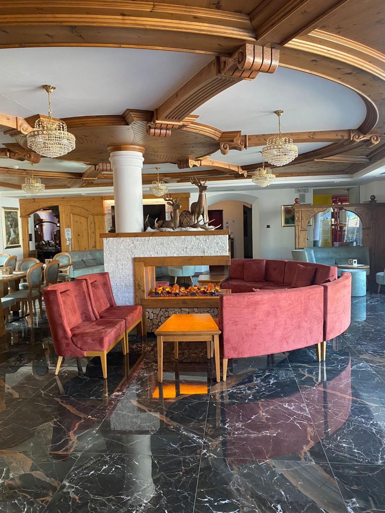 Family Hotel La Perla Fiera Di Primiero Zewnętrze zdjęcie