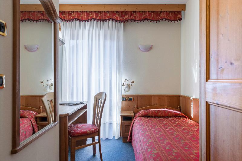 Family Hotel La Perla Fiera Di Primiero Zewnętrze zdjęcie